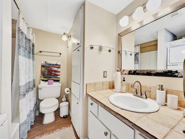 $1,695 | 6903 Deatonhill Drive, Unit 22, Austin, TX 78745