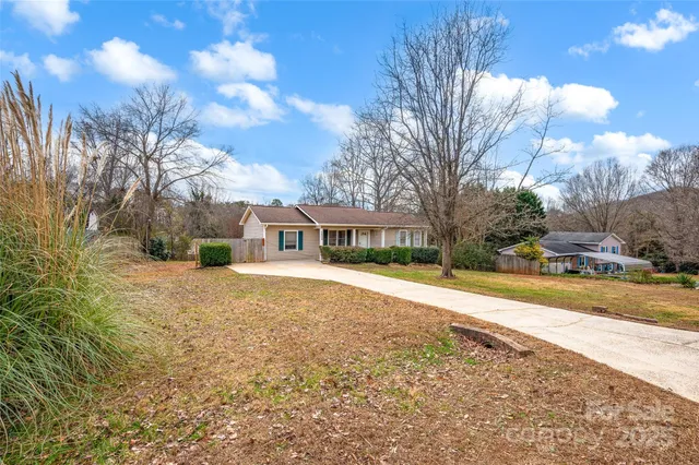 $215,000 | 5609 Linville Drive, Hickory, NC 28602