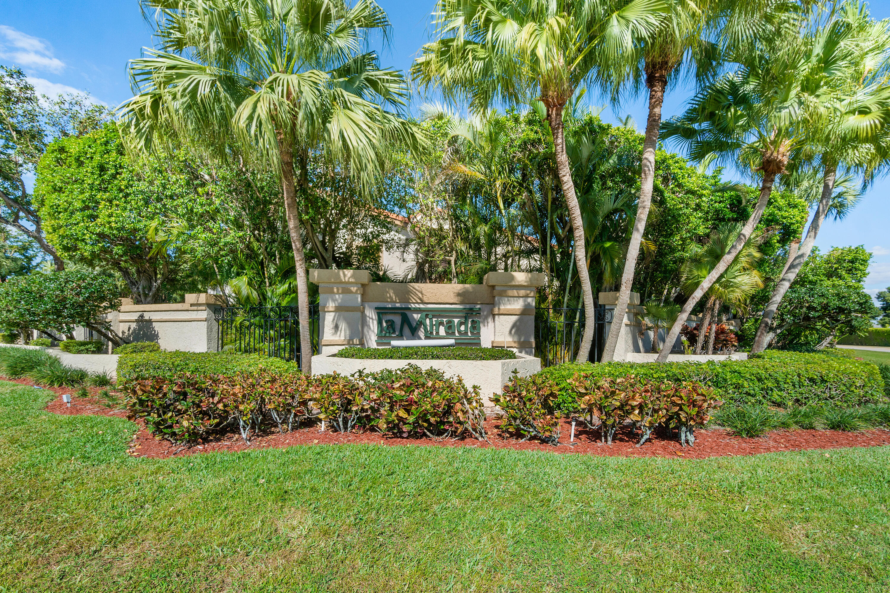 7977 La Mirada Drive Boca Raton, FL 33433 - Photo 28 of 32 Subdivision Entrance