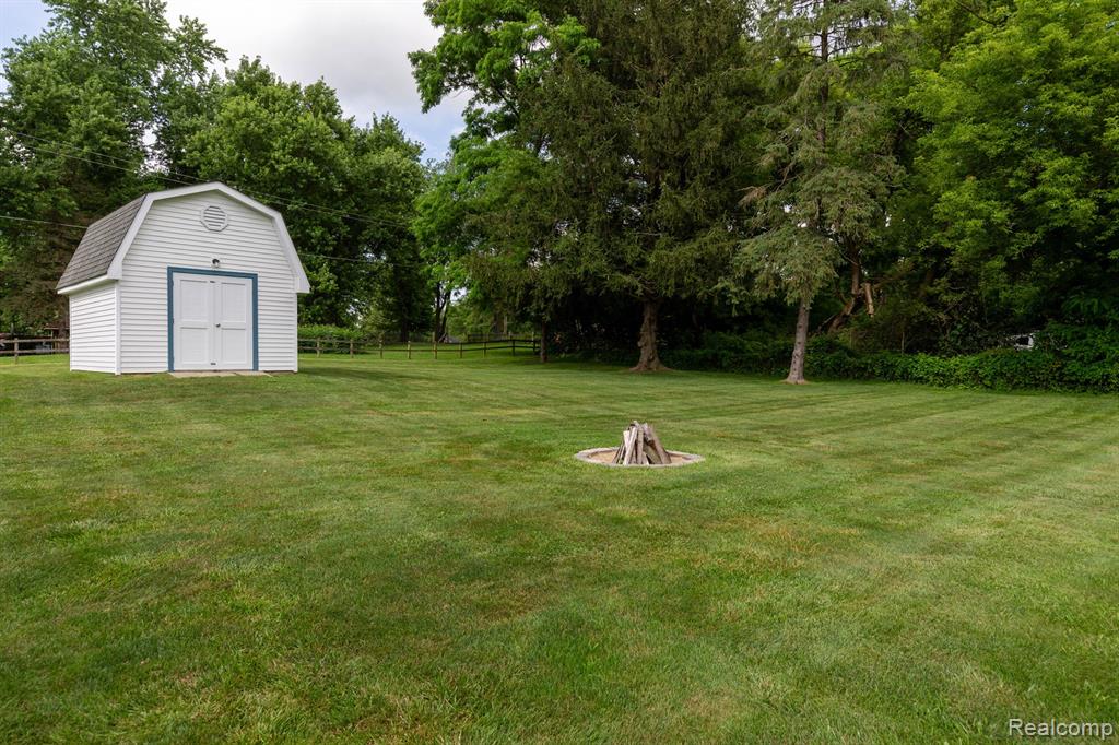 9026 Woodside Road Northville, MI 48167 - Photo 43 of 56