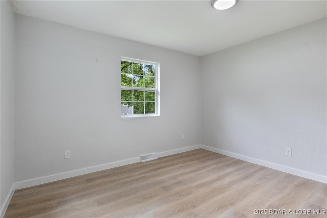 13 Leisure Road Eldon, MO 65026 - Photo 17 of 34