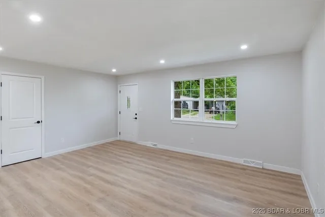 $209,900 | 13 Leisure Road, Eldon, MO 65026