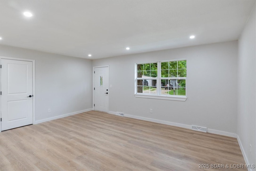 13 Leisure Road Eldon, MO 65026 - Photo 5 of 34