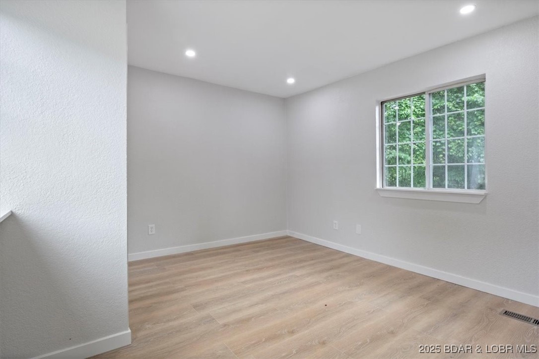 13 Leisure Road Eldon, MO 65026 - Photo 9 of 34