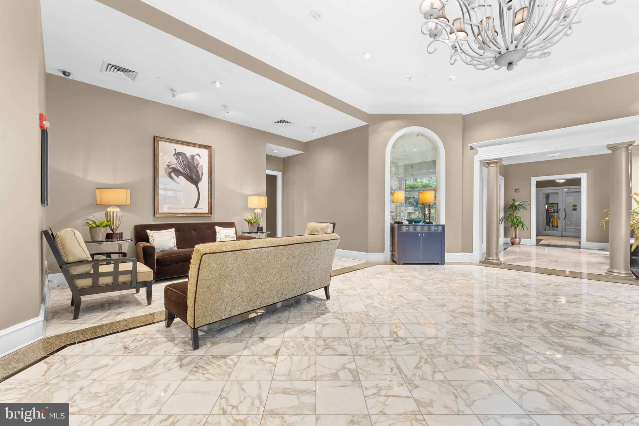 851 North Glebe Road, Unit 1514 Arlington, VA 22203 - Photo 28 of 47 a living room with furniture and window