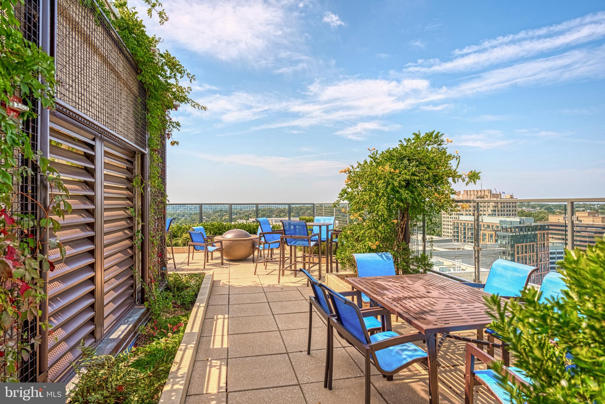 851 North Glebe Road, Unit 1514 Arlington, VA 22203 - Photo 42 of 47 a view of a terrace with sitting area