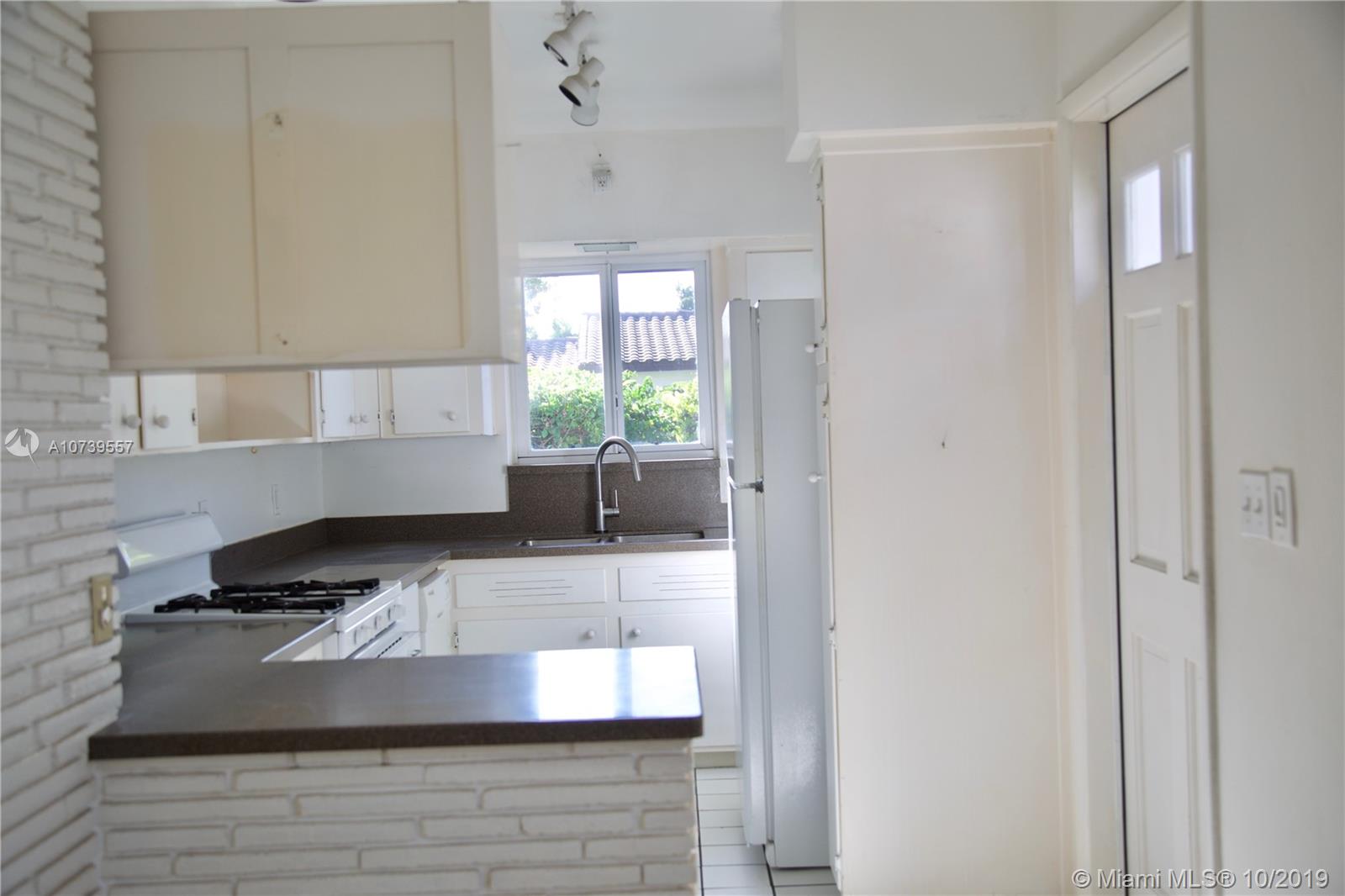 9240 Harding Avenue Surfside, FL 33154 - Photo 20 of 32