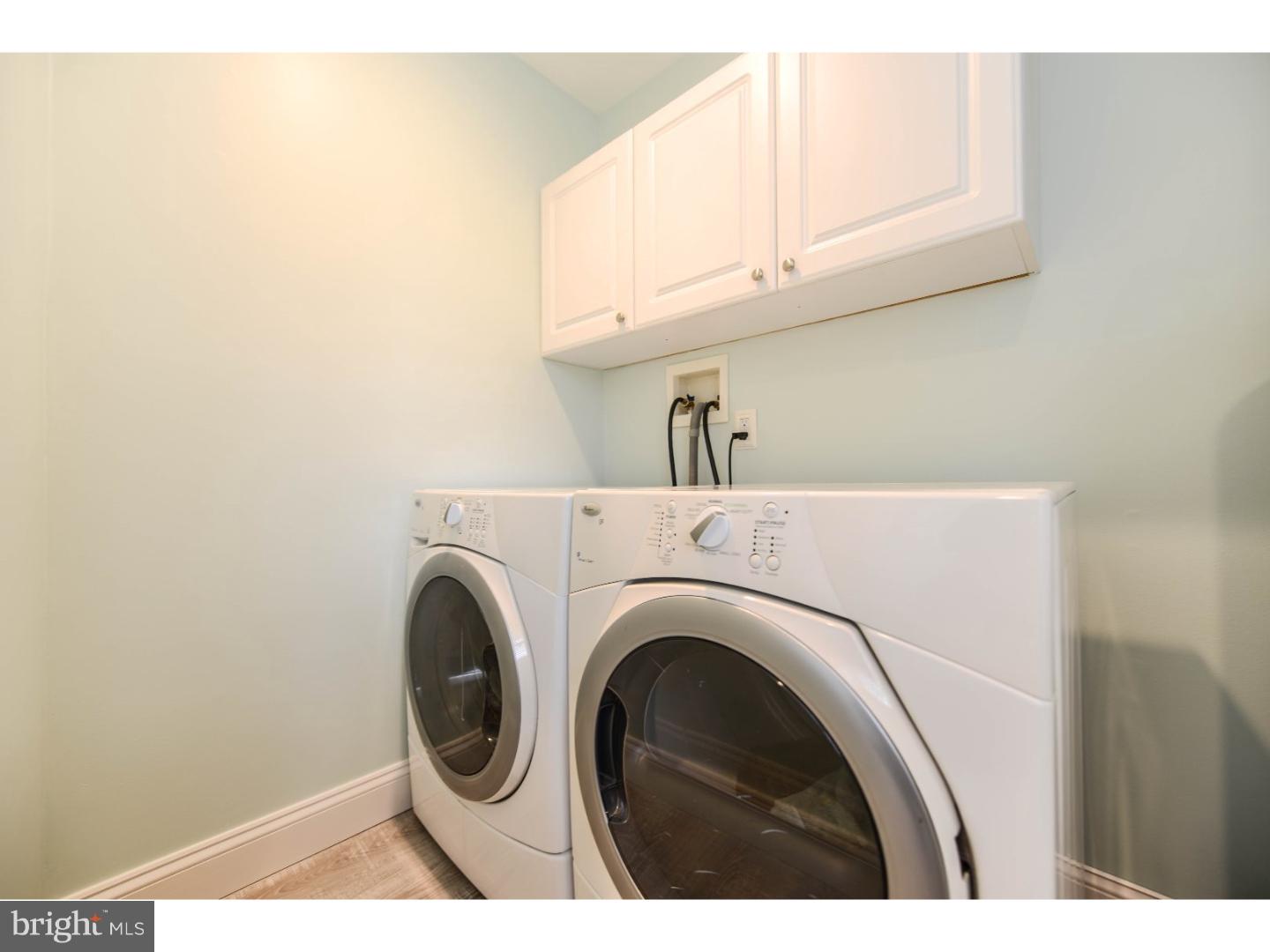72 Kansas Road Pennsville, NJ 08070 - Photo 15 of 22 a utility room with dryer and washer