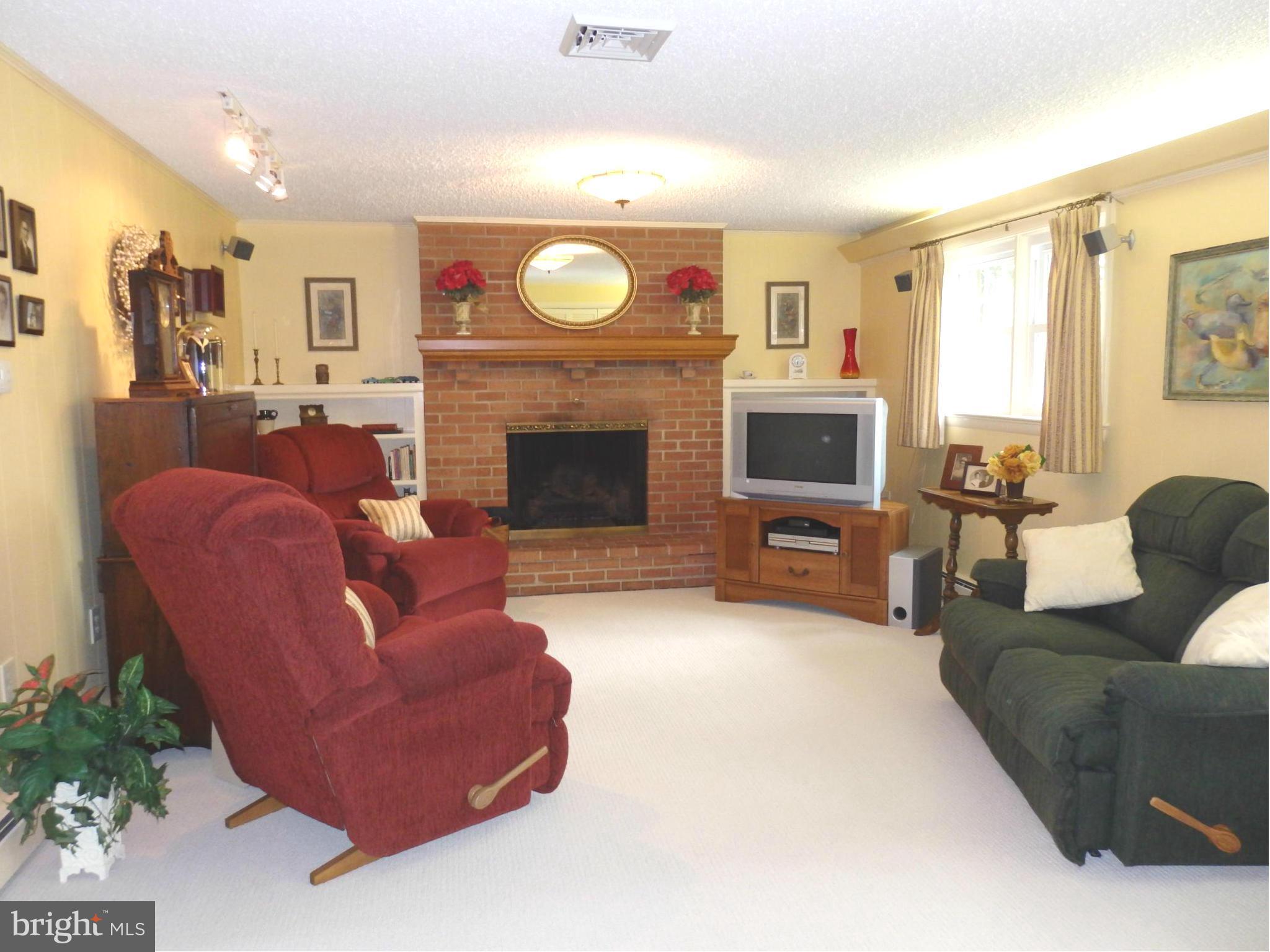 7940 Edgewood Farm Road Frederick, MD 21702 - Photo 19 of 30 Family Room has gas fireplace
