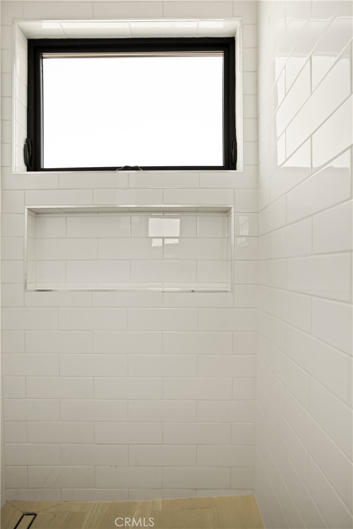 2671 1/2 Benedict Street Los Angeles, CA 90039 - Photo 14 of 39 a close view of utility room