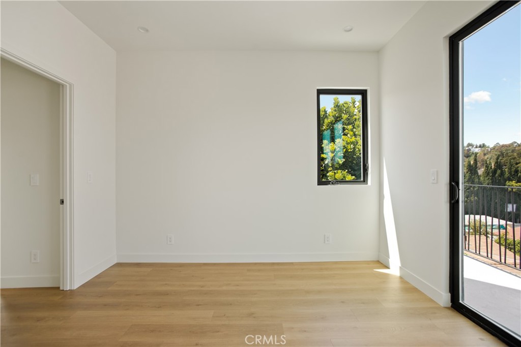 2671 1/2 Benedict Street Los Angeles, CA 90039 - Photo 21 of 39 a view of an empty room with a window