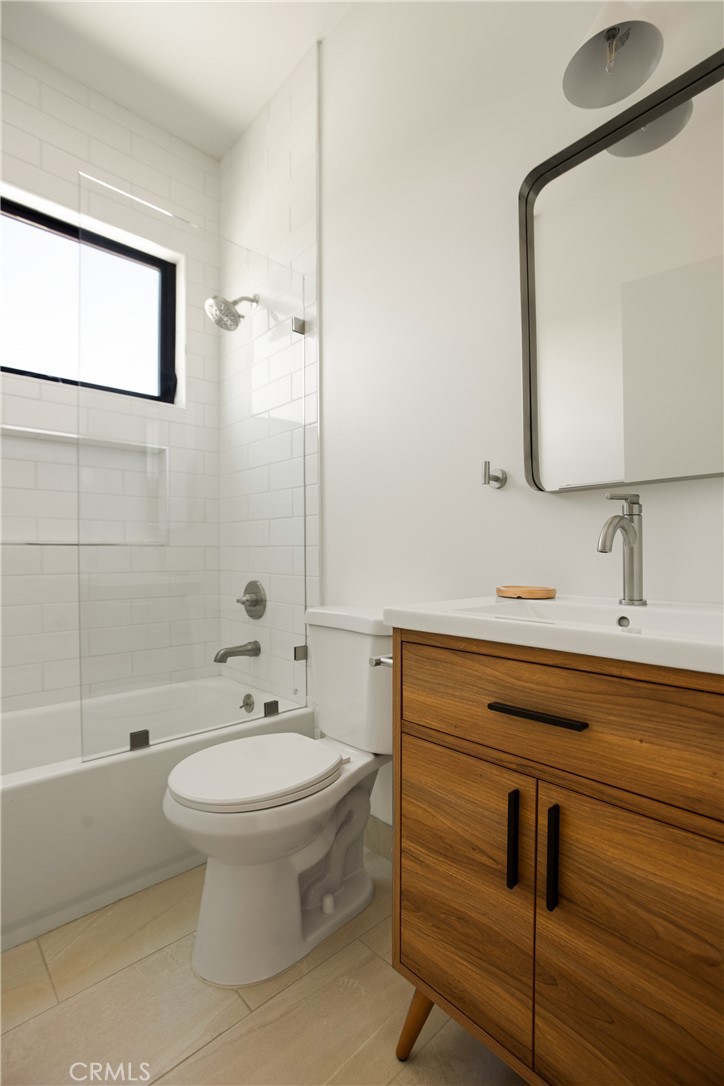2671 1/2 Benedict Street Los Angeles, CA 90039 - Photo 38 of 39 a bathroom with a sink a toilet and shower