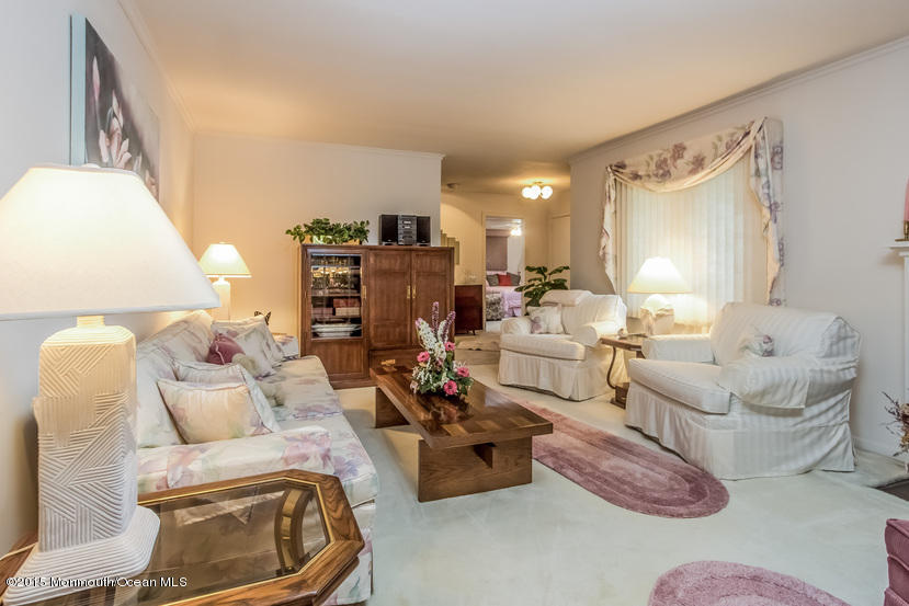 603 Isham Circle Brielle, NJ 08730 - Photo 2 of 24 004-Living_Room-1681136-small
