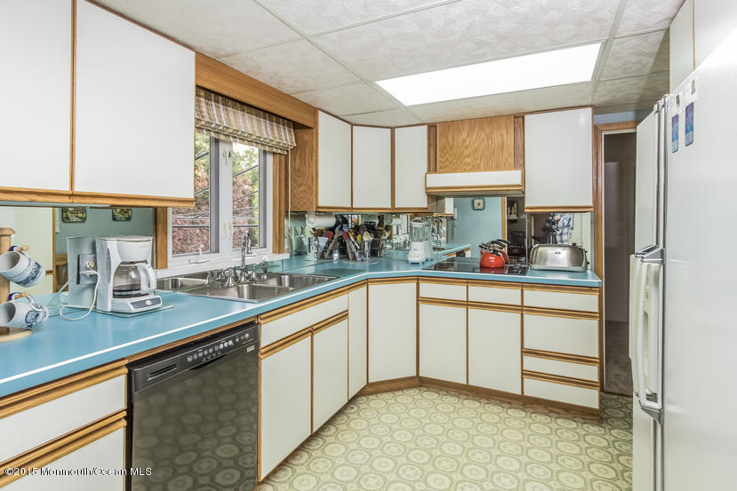 603 Isham Circle Brielle, NJ 08730 - Photo 7 of 24 013-Kitchen-1681148-small