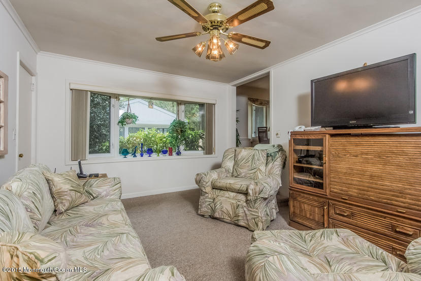 603 Isham Circle Brielle, NJ 08730 - Photo 9 of 24 017-Family_Room-1681150-small