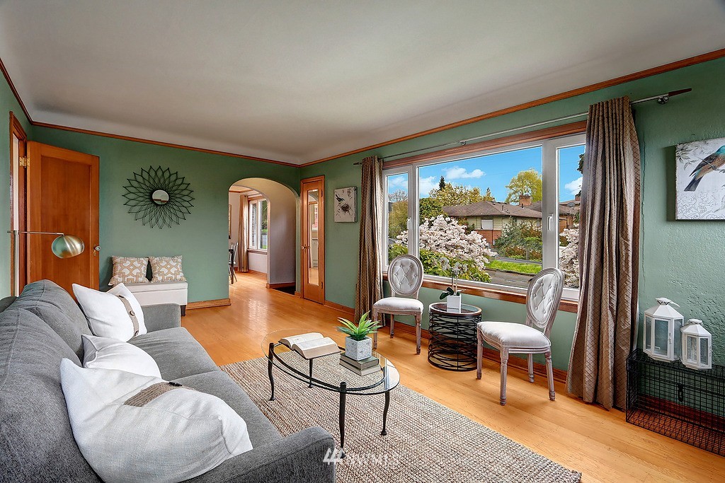 4510 Southwest Lander Street Seattle, WA 98116 - Photo 2 of 25 Gallery Image 2