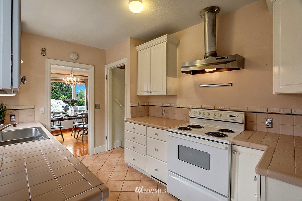 4510 Southwest Lander Street Seattle, WA 98116 - Photo 12 of 25 Gallery Image 12