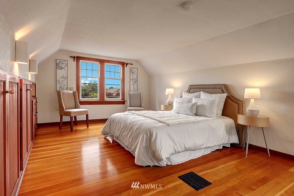 4510 Southwest Lander Street Seattle, WA 98116 - Photo 14 of 25 Gallery Image 14