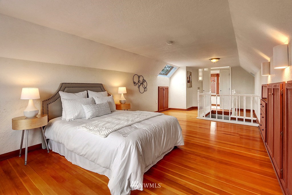 4510 Southwest Lander Street Seattle, WA 98116 - Photo 15 of 25 Gallery Image 15