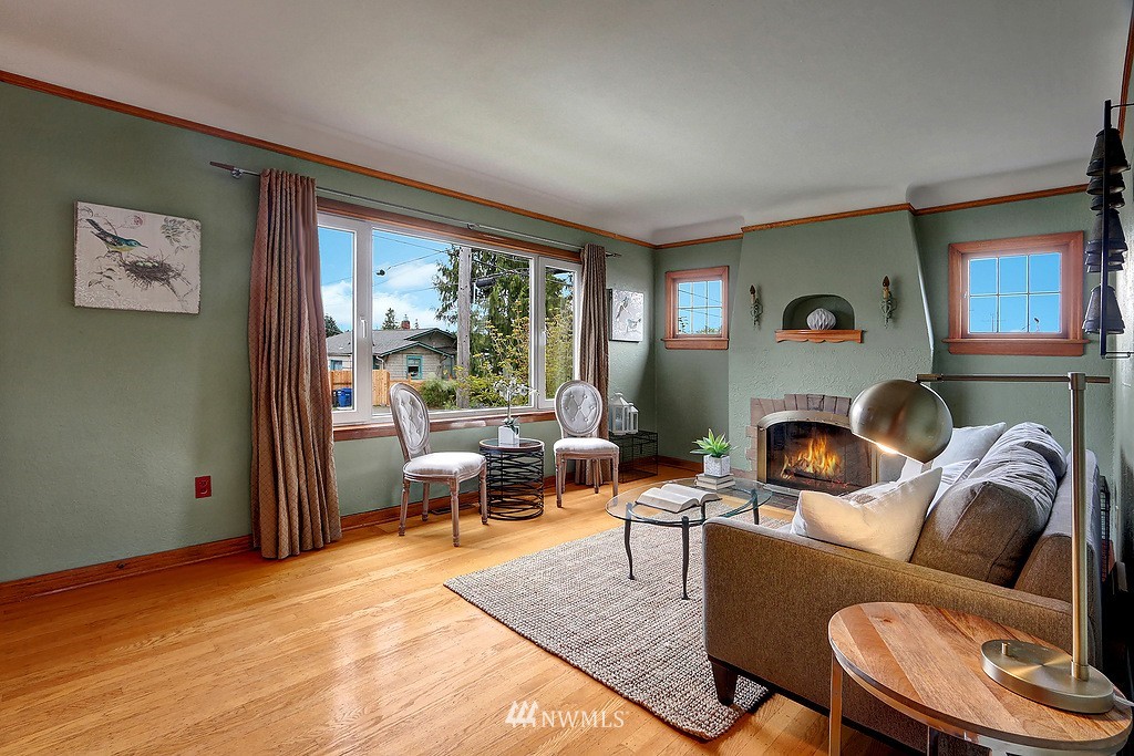 4510 Southwest Lander Street Seattle, WA 98116 - Photo 3 of 25 Gallery Image 3