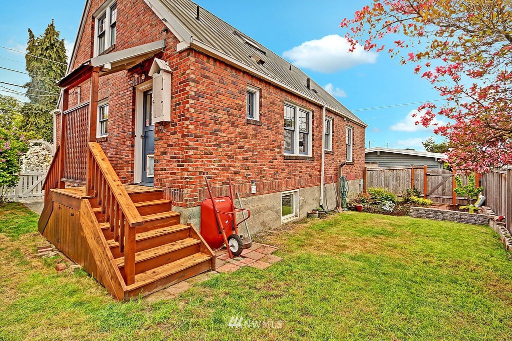 4510 Southwest Lander Street Seattle, WA 98116 - Photo 23 of 25 Gallery Image 23