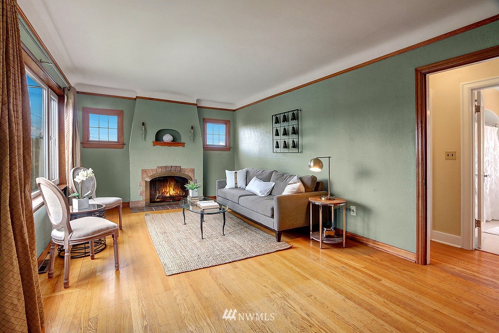 4510 Southwest Lander Street Seattle, WA 98116 - Photo 4 of 25 Gallery Image 4