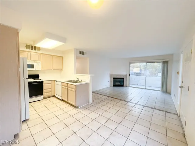 $1,300 | 3065 Casey Drive, Unit 201, Las Vegas, NV 89120