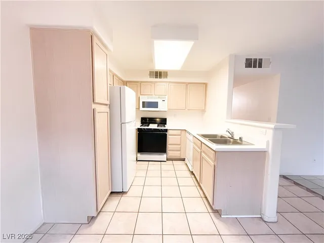 $1,300 | 3065 Casey Drive, Unit 201, Las Vegas, NV 89120