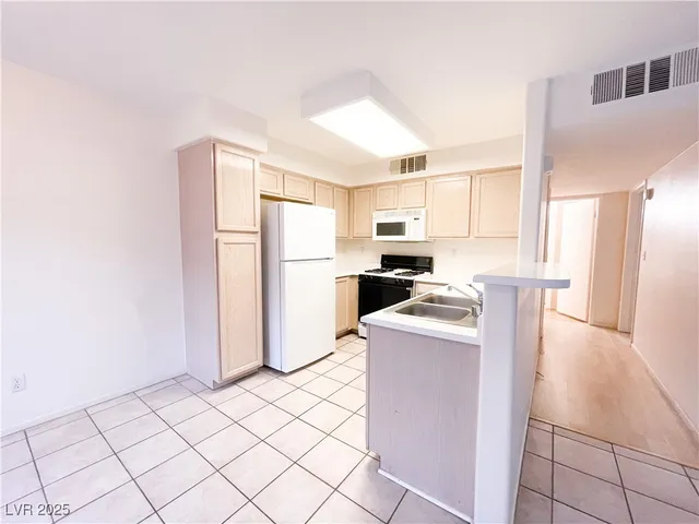 $1,300 | 3065 Casey Drive, Unit 201, Las Vegas, NV 89120