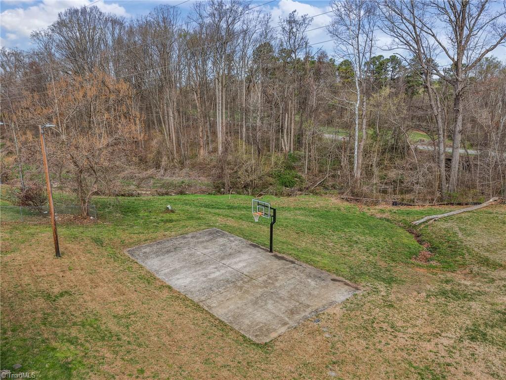 2419 Fernbrook Road Greensboro, NC 27405 - Photo 29 of 31 Gallery Image 29