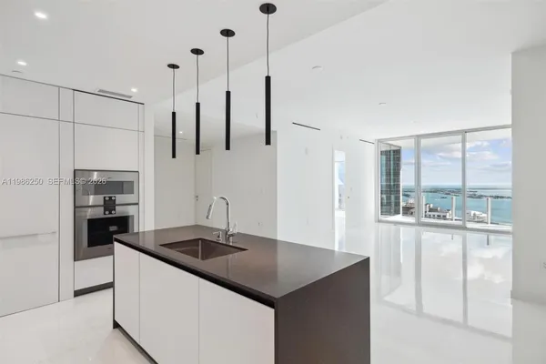 $13,950 | 300 Biscayne Blvd Way, Unit 3805W, Miami, FL 33131