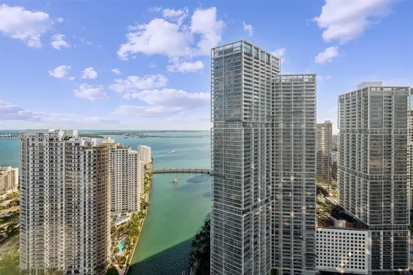$13,950 | 300 Biscayne Blvd Way, Unit 3805W, Miami, FL 33131