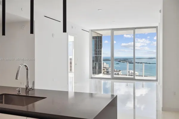 $13,950 | 300 Biscayne Blvd Way, Unit 3805W, Miami, FL 33131