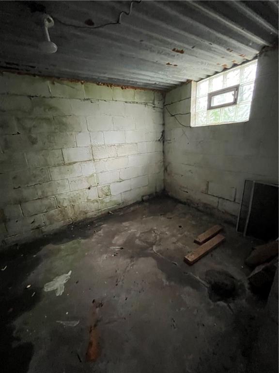 123 Highway 68 Rochester, PA 15074 - Photo 21 of 36 a view of a storage room