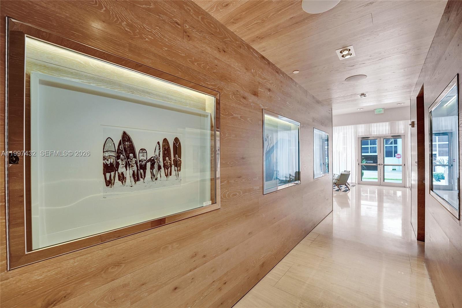 401 North Birch Road, Unit 404 Fort Lauderdale, FL 33304 - Photo 25 of 39 a view of a hallway with interior of the house