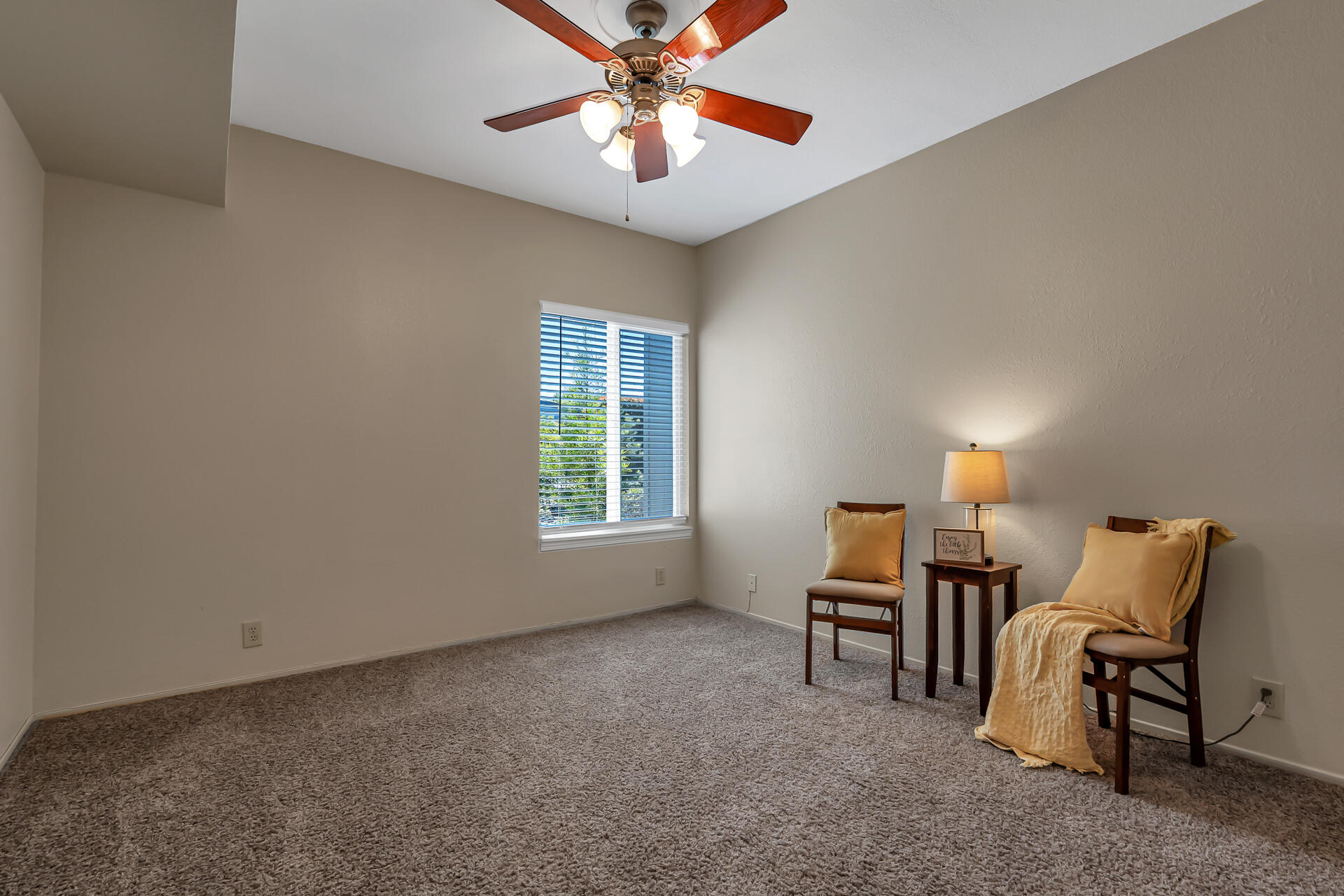 249 Ridgetop Drive, Unit 141 Redding, CA 96003 - Photo 14 of 25 Primary Bedroom