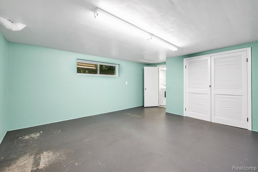 30540 Pear Ridge Farmington Hills, MI 48334 - Photo 34 of 66