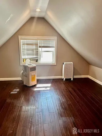 $2,800 | 483 East Avenue, Sewaren, NJ 07077