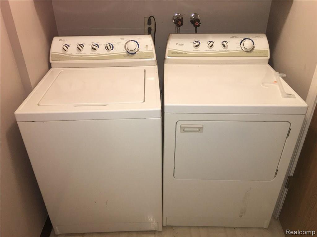343 South Crooks Road Clawson, MI 48017 - Photo 5 of 13 IMG_2457.JPG