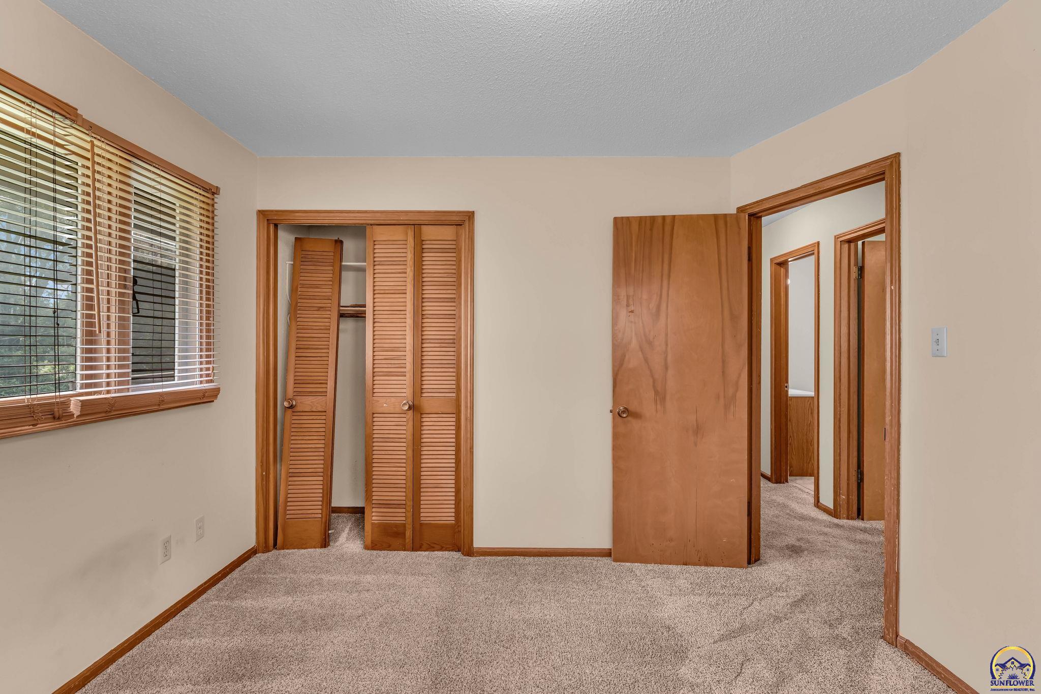 4101 Northwest Pocahontas Drive Topeka, KS 66618 - Photo 18 of 23