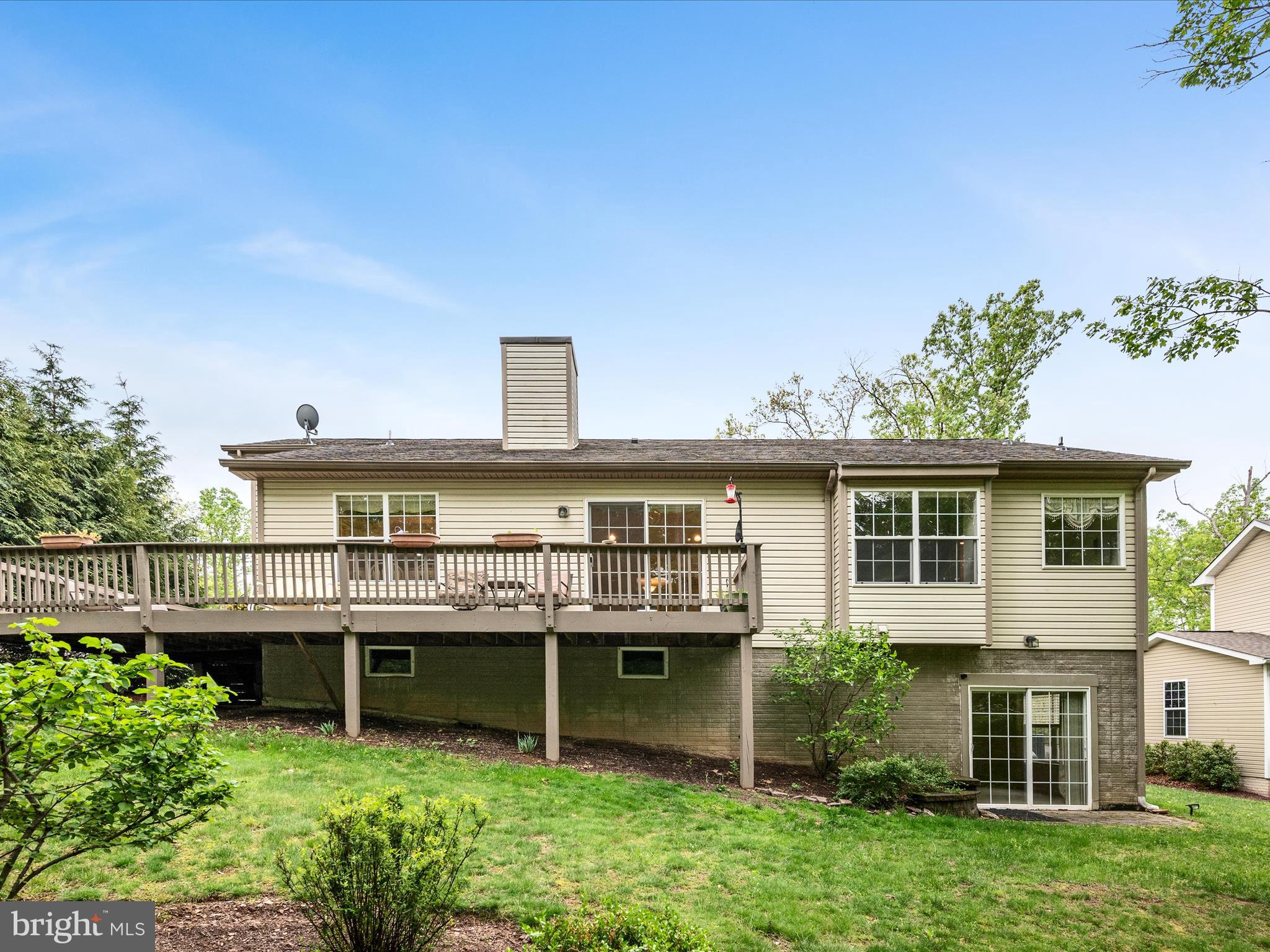 108 Eagle Drive Cross Junction, VA 22625 - Photo 2 of 61 front view of a house with a yard
