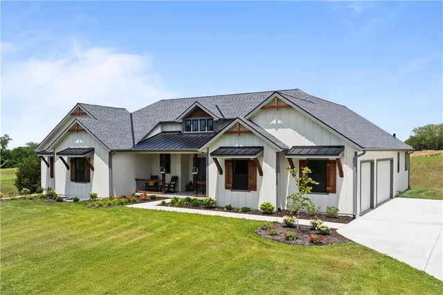 $1,100,000 | 18068 Stillwell Road, Bonner Springs, KS 66012