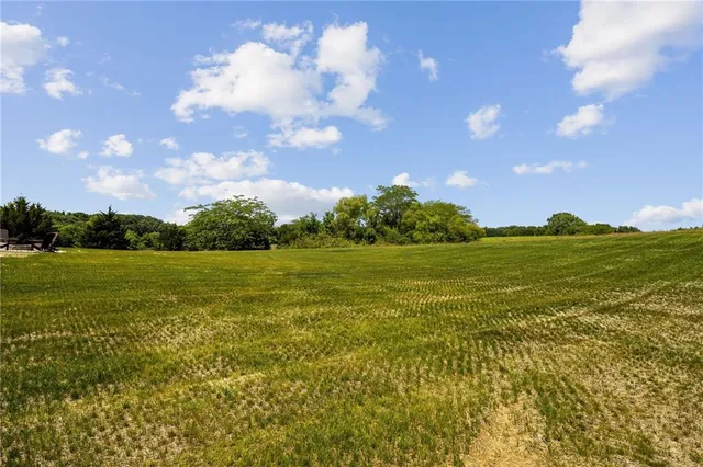 $1,100,000 | 18068 Stillwell Road, Bonner Springs, KS 66012