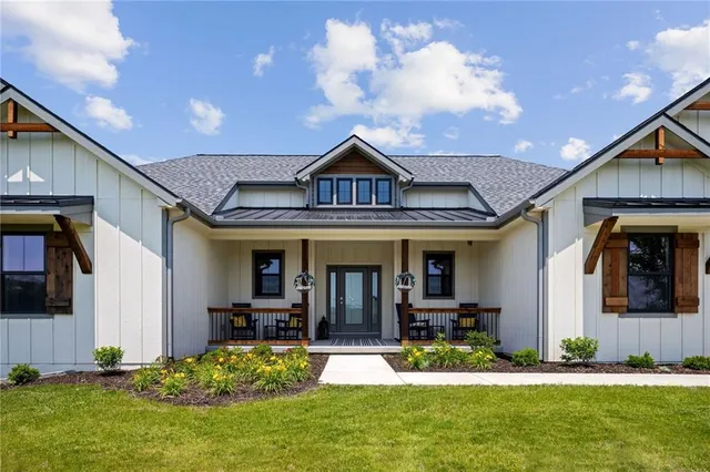 $1,100,000 | 18068 Stillwell Road, Bonner Springs, KS 66012