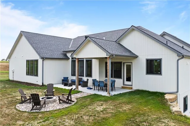 $1,100,000 | 18068 Stillwell Road, Bonner Springs, KS 66012