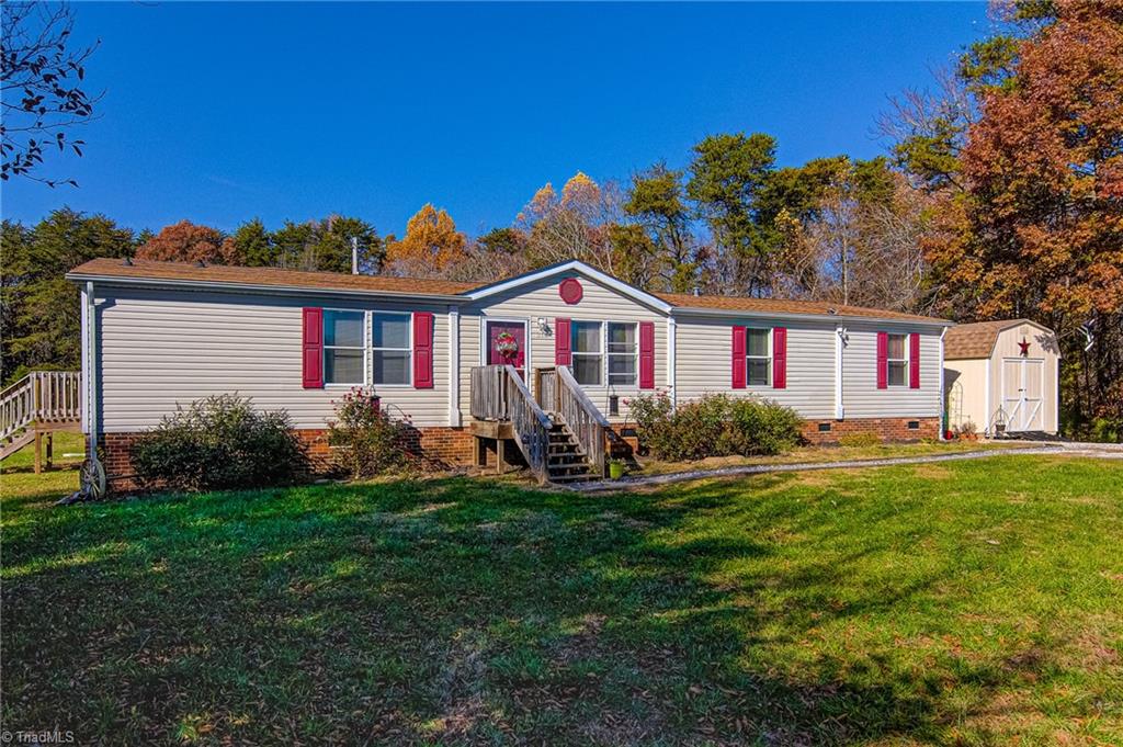 316 Foxwood Road Madison, NC 27025 - Photo 1 of 27 Beautiful Front of Home. Large front yard