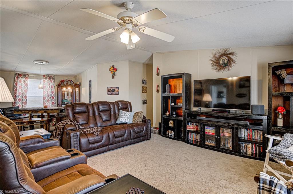 316 Foxwood Road Madison, NC 27025 - Photo 4 of 27