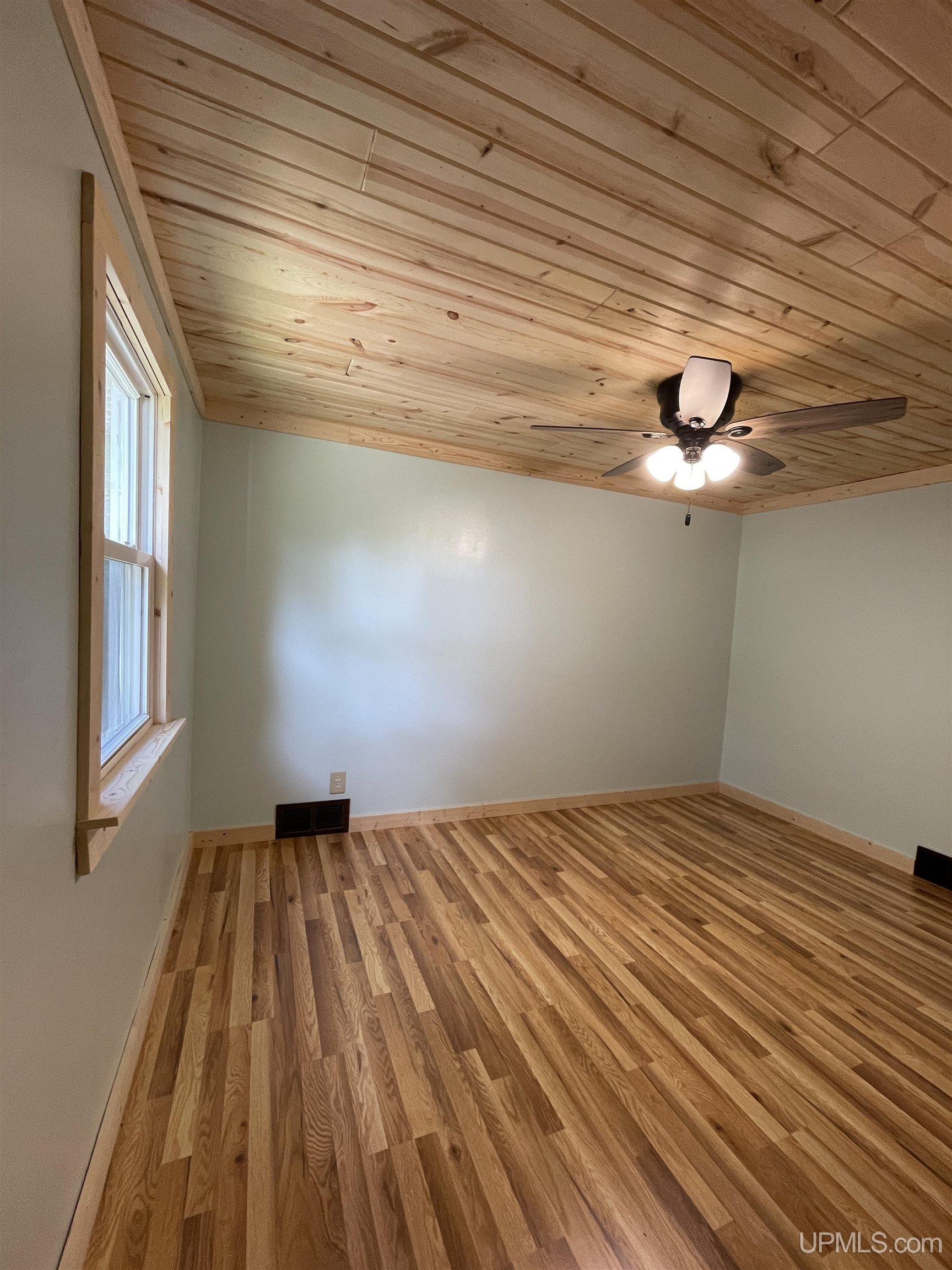 3846 K Road Bark River, MI 49807 - Photo 8 of 37 Gallery Image 8