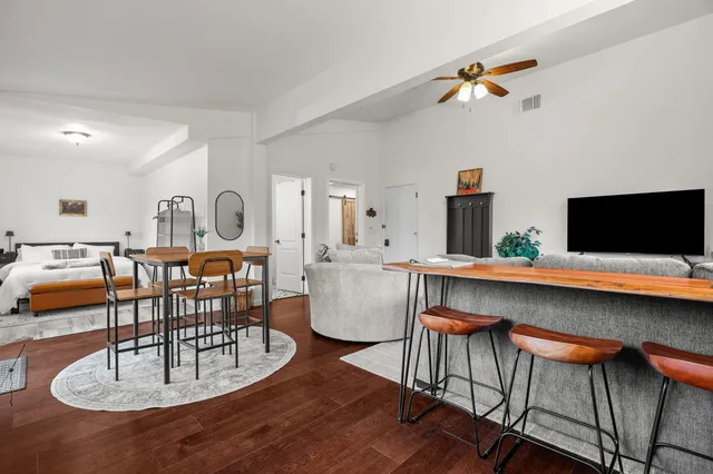 $424,900 | 2041 Athens Avenue, Redding, CA 96001