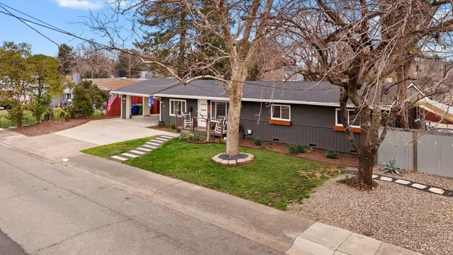 $424,900 | 2041 Athens Avenue, Redding, CA 96001